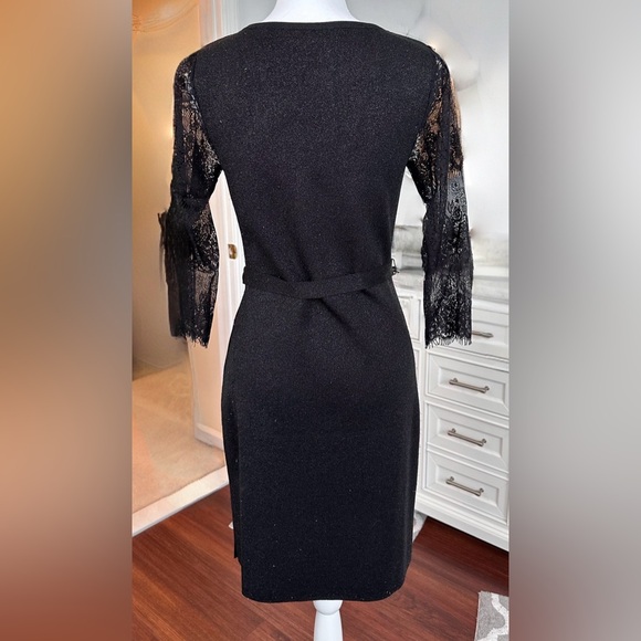 Carmen Marc Valvo black party dress with lace sleeves. - Picture 2 of 12